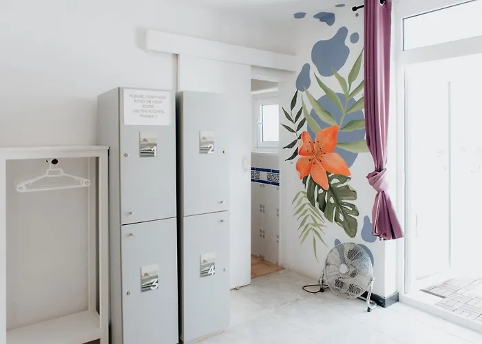 Endless Summer House (adults Only) Hostel *